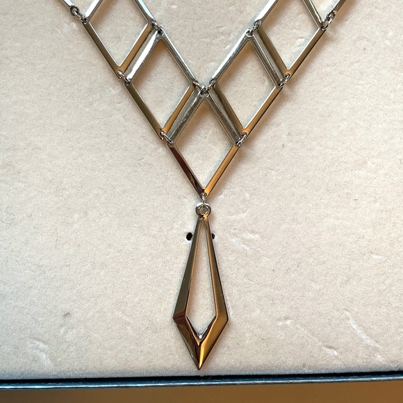 Sarah Coventry Goddess Necklace 1977 Silver-Tone - Picture 3 of 7